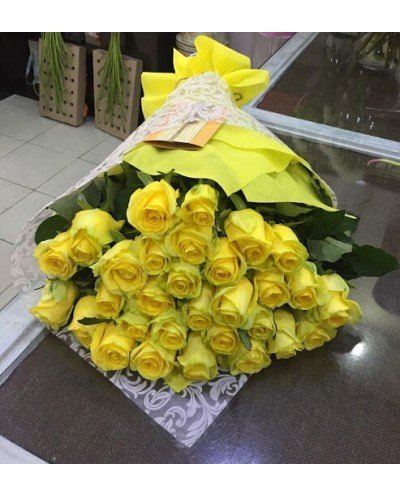 Роскошный букет с желтыми розами