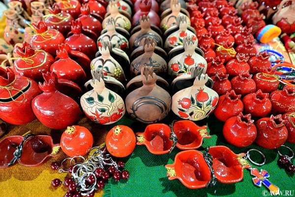 Рынок Вернисаж Ереван сувениры