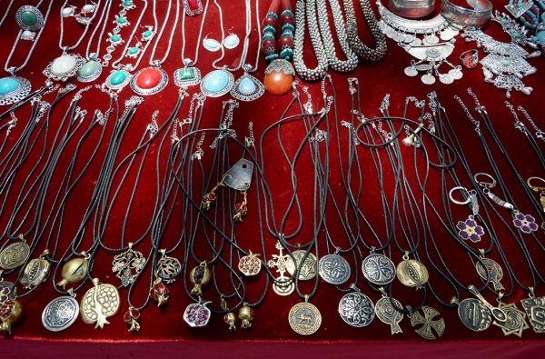 Ереван рынок Вернисаж украшения из серебра