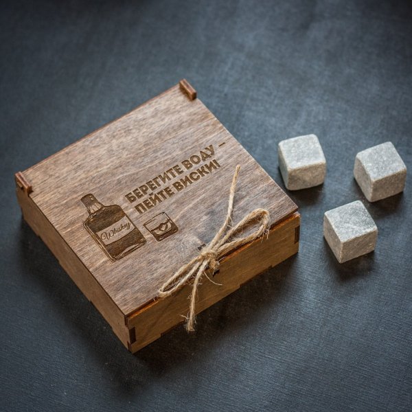 Камни для виски в деревянной коробке