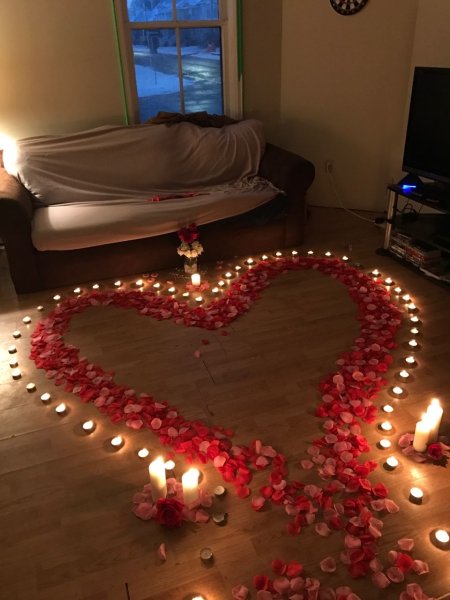 Романтика в комнате