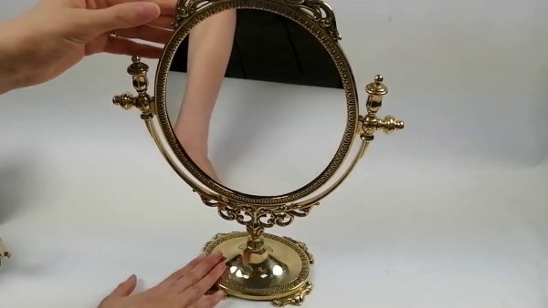 Зеркальце в подарок женщине