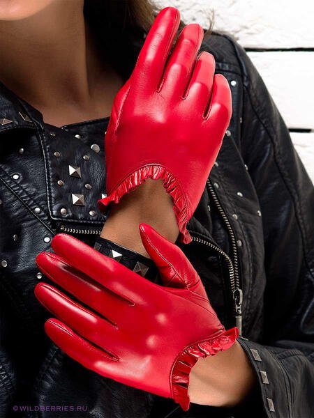 Женские лаковые перчатки