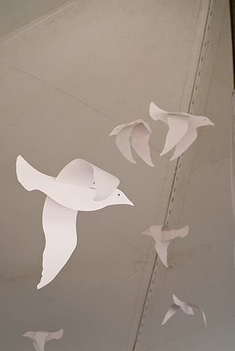 Чайки из бумаги для украшения зала