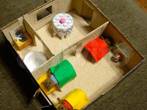 Дом из коробки для кукол