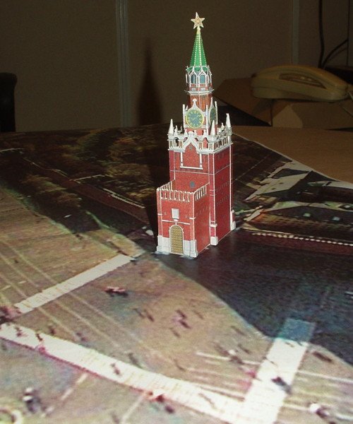 Спасская башня Московского Кремля из пластилина