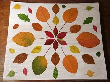 Мозайка из осенних листьев