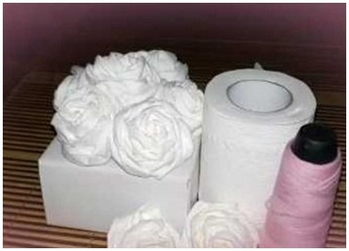 Белый цветок из туалетной бумаги