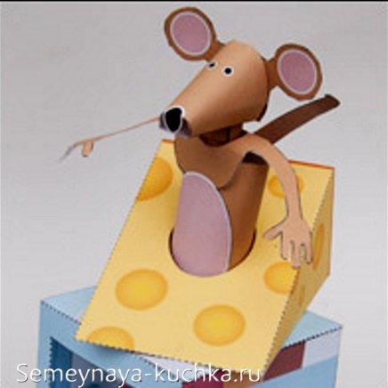 Поделка мышка с сыром