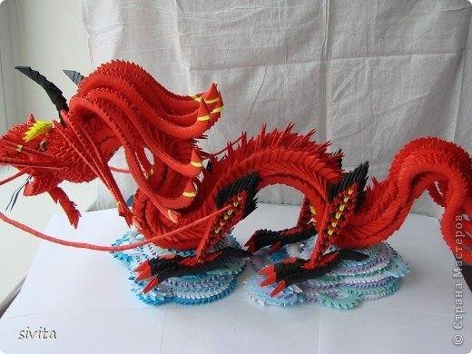 Китайский дракон из бумажных модулей