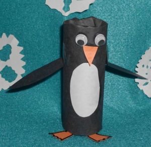 Пингвин из втулки от туалетной бумаги