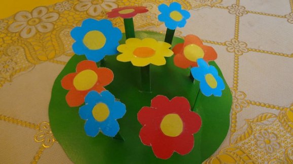 Поделка Полянка с цветами