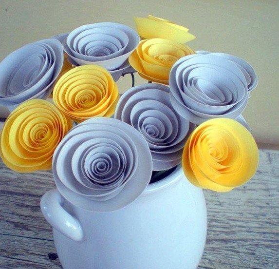 Цветок из бумажной спирали