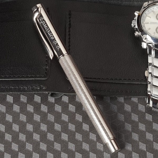 Серебряная ручка с гравировкой для мужчин