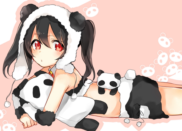 Девочка в костюме панды