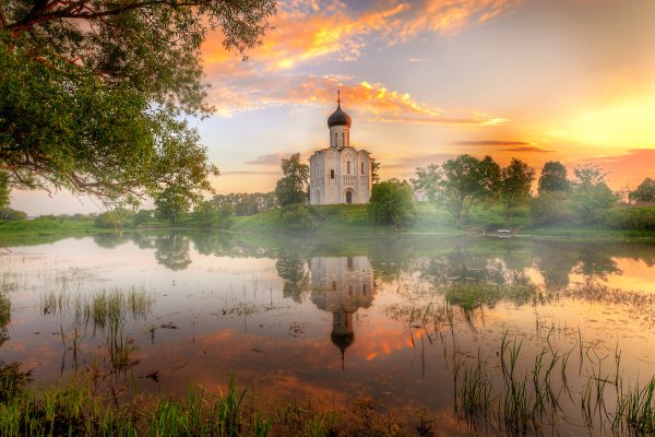 Церковь Покрова на Нерли рассвет лето