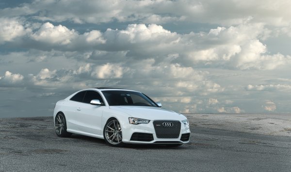 Audi rs5 белая