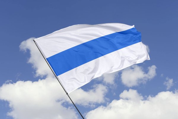 Новый флаг России 2022 бело сине