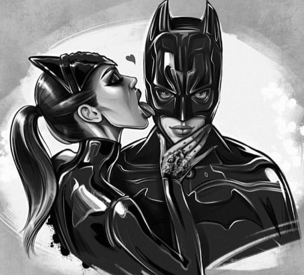 Бэтмен и женщина кошка любовь