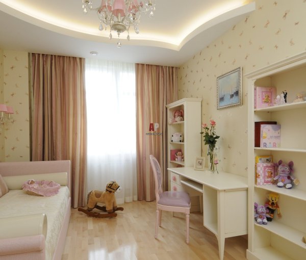 Бежево розовая детская комната