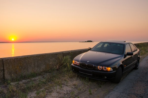 BMW e39 ночью