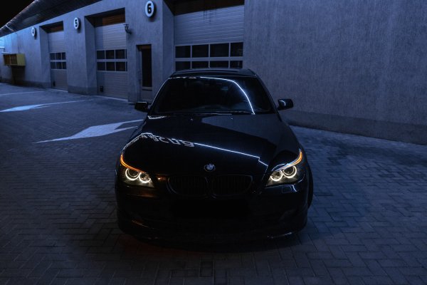 BMW e60 черная тонированная