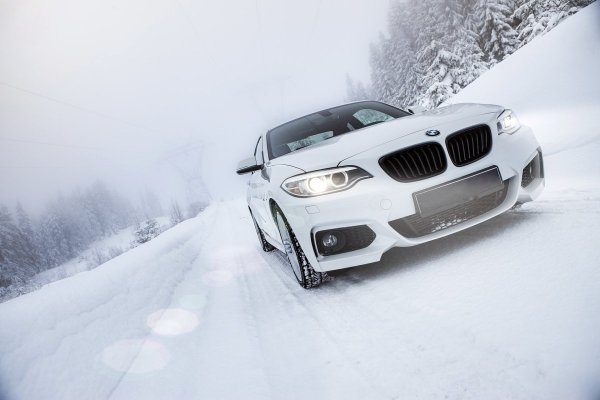 BMW m2 Snow