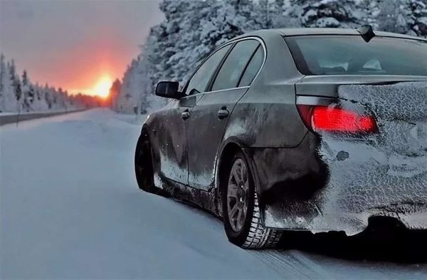 BMW m5 e60 зима