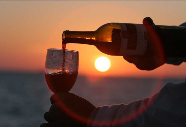 Вино на берегу