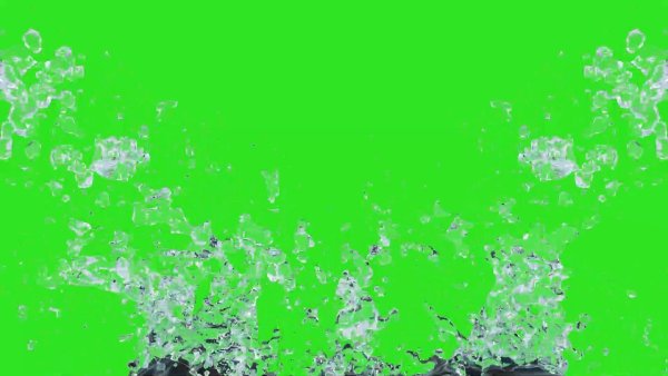 Плеск воды на зелёном фоне