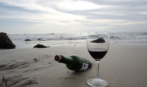 Море пляж вино