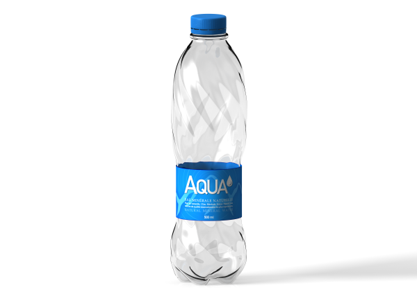 Бутылка воды на прозрачном фоне