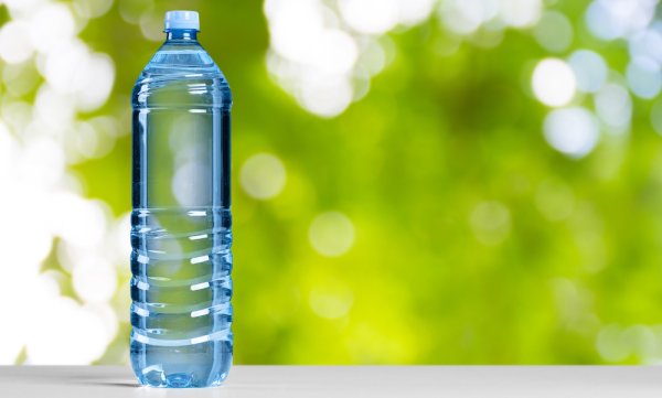 Пластиковая бутылочка для воды