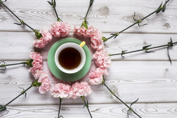 Весенние цветы и кофе