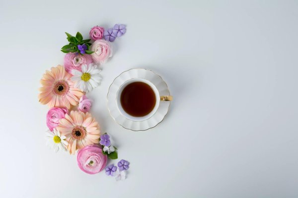 Кружка чая цветы