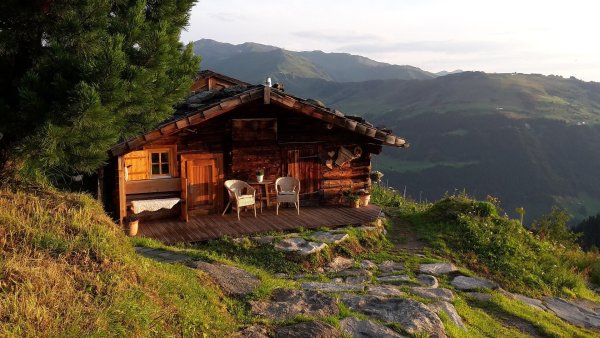 Альпы в Швейцарии Старая Хижина