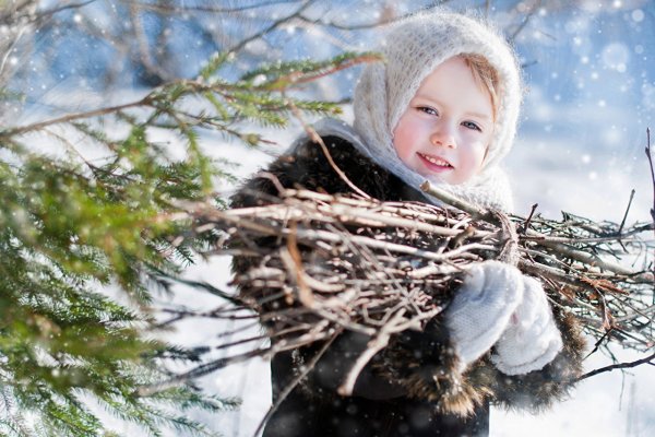 Детская фотосессия в зимнем лесу