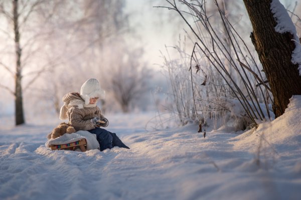 Дети на природе зимой
