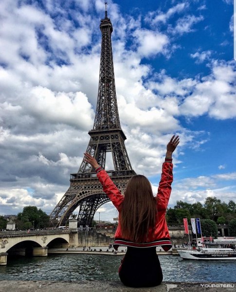 Фон Парижа с эльфивой башней