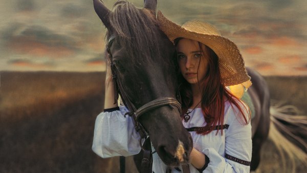 Портрет девушки с лошадью