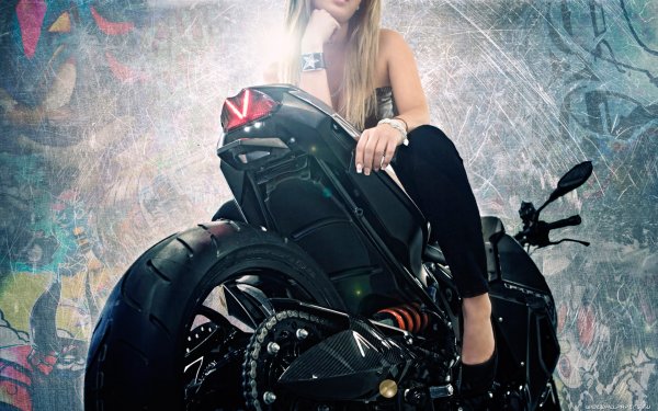 Девушка на мотоцикле обои