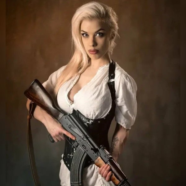 Женщина с оружием