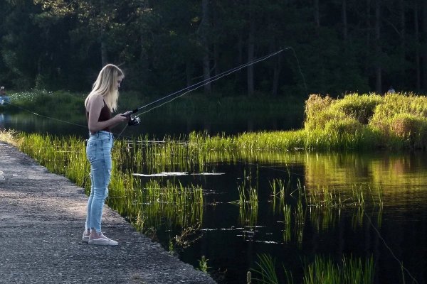 Красивые женщины на рыбалке
