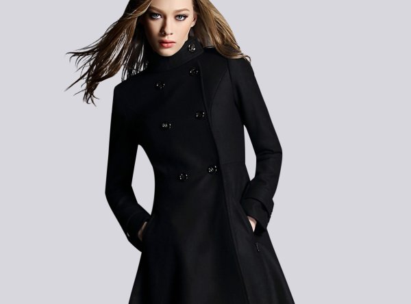 Чёрное пальто женское