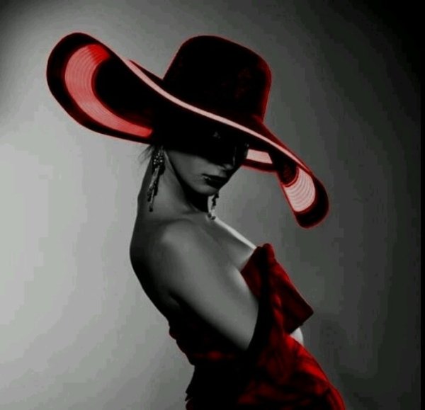 Красивая женщина в шляпе