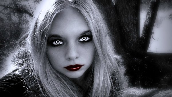 Красивые девушки вампирши