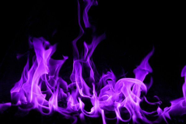 Фон фиолетовый огонь