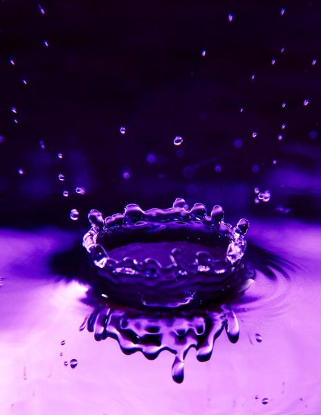 Фиолетовый фон вода