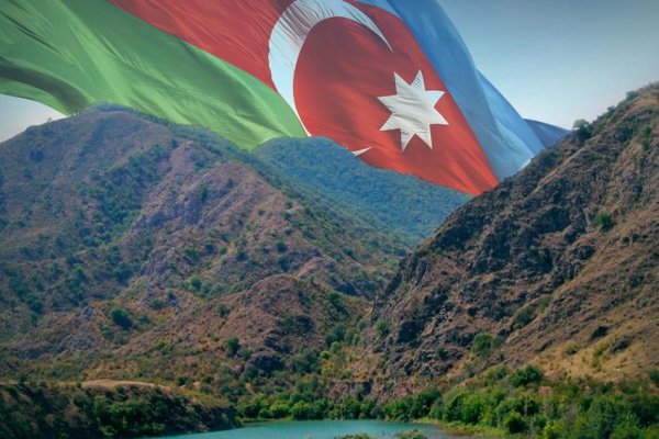 Карабахский флаг Азербайджана