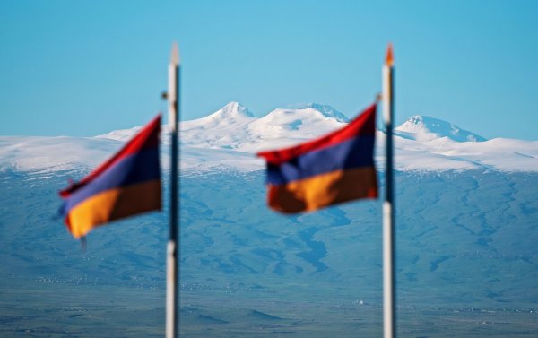 Армения Ереван флаг